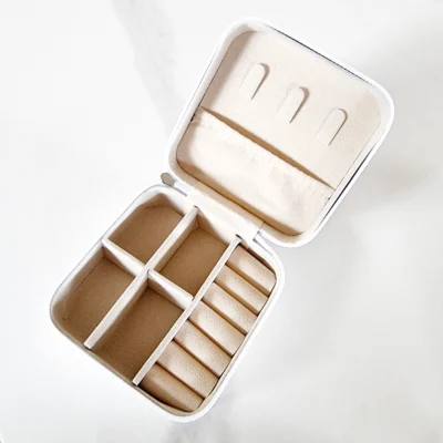 Mini-boite-a-bijou-vetv-jewelry-acier-inoxydable-martiinique Mini-boite-a-bijou-vetv-jewelry-acier-inoxydable-martiinique3